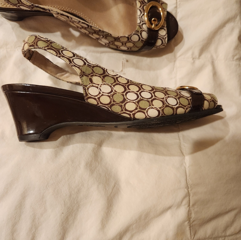 Shoes - Picture 7 of 7